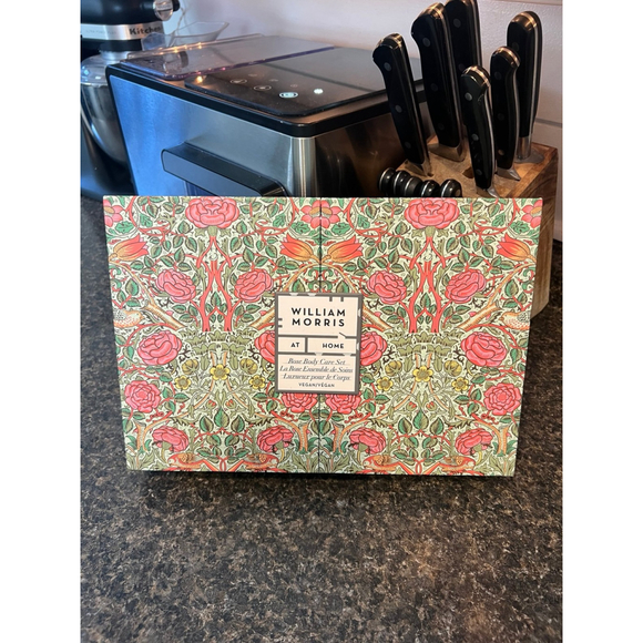 William Morris At Home Other - New WILLIAM MORRIS AT HOME Rose Body Care Set